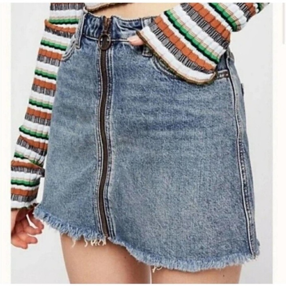 FREE PEOPLE Zip It Up Front Zip Denim Mini Skirt Size 28